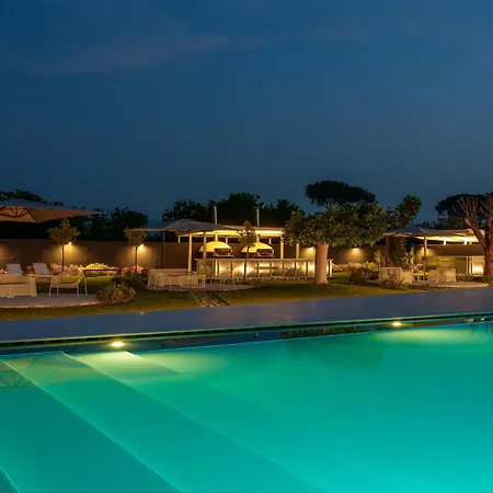 Hotel Secret Garden & 2*
