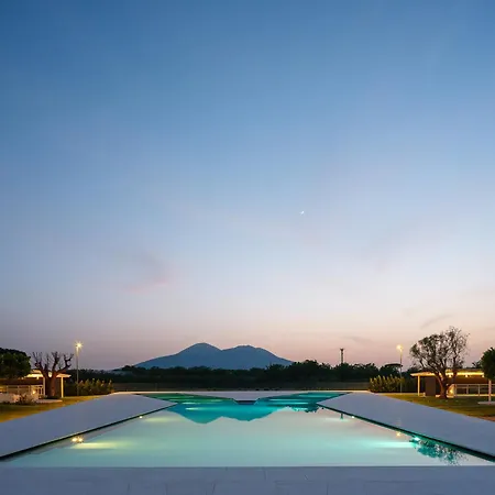 Hotel Secret Garden & 2*