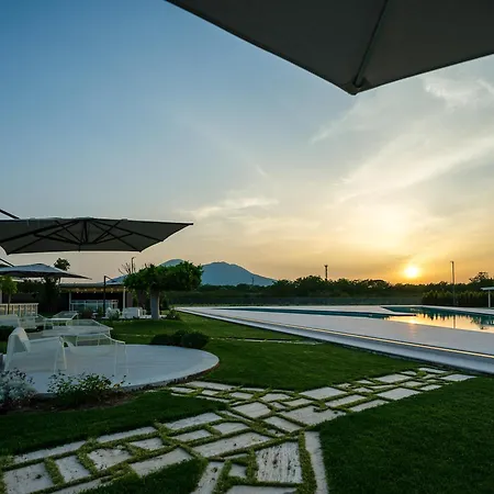 Hotel Secret Garden &