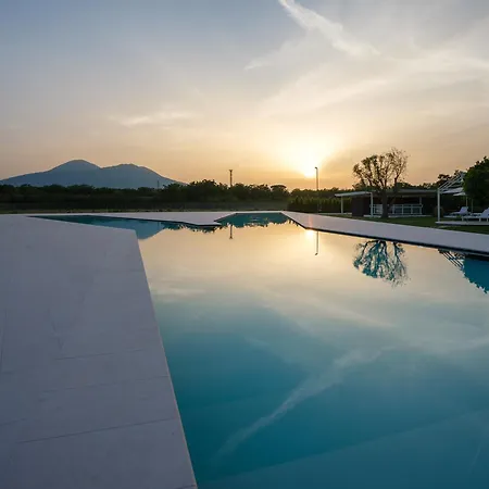 Secret Garden & Palma Campania