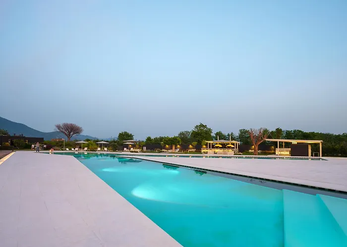 Secret Garden & Palma Campania