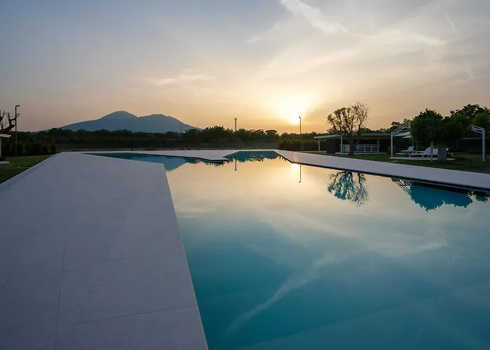 Secret Garden & Palma Campania